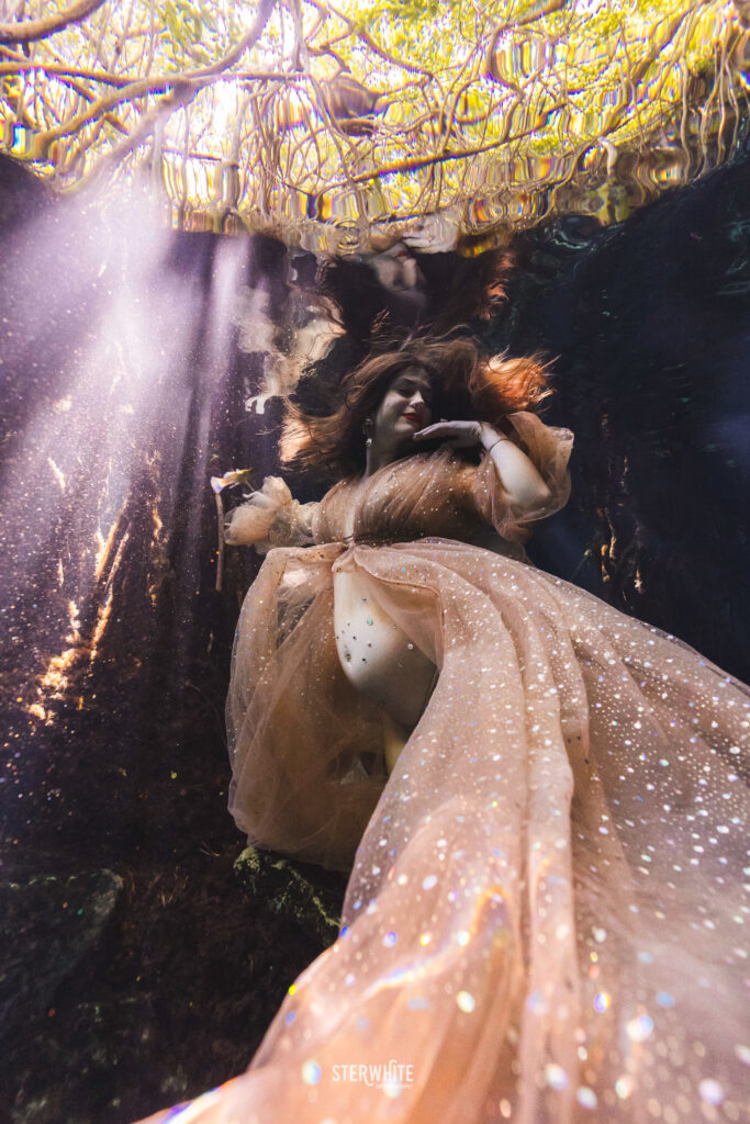 underwater maternity photoshoot tulum cenote