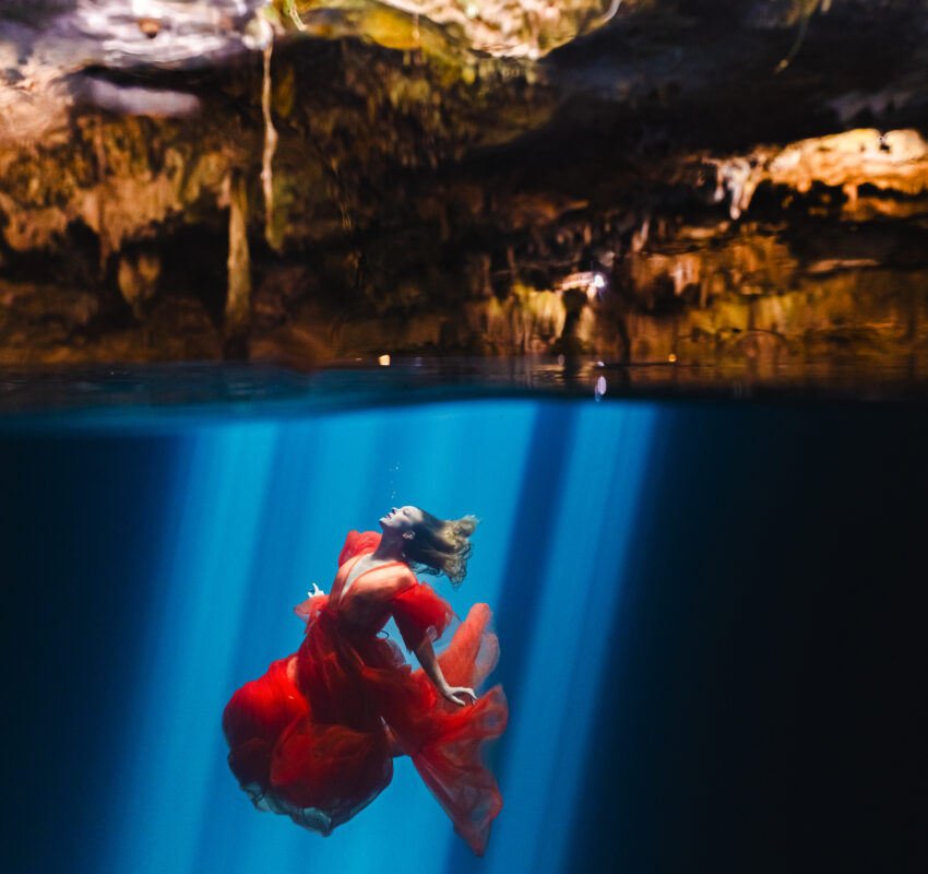 Underwater Photoshoot in Tulum Cenotes – A Unique Experience in Riviera Maya