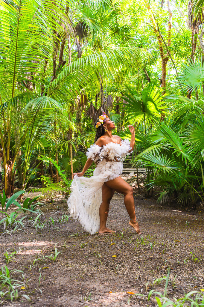 fashion-portrait-cenote-photoshoot